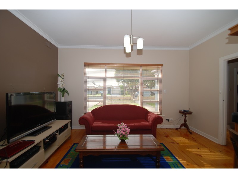 40 Robert Ave, Broadview SA 5083