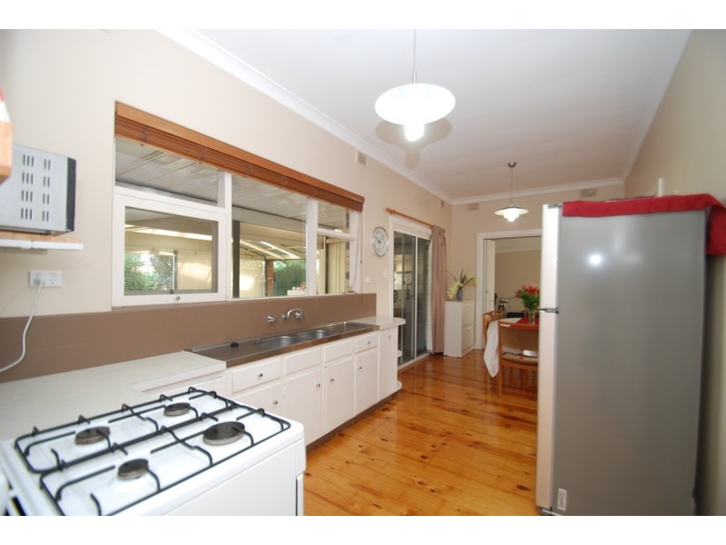 40 Robert Ave, Broadview SA 5083