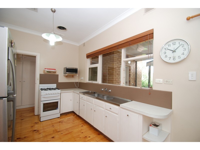 40 Robert Ave, Broadview SA 5083