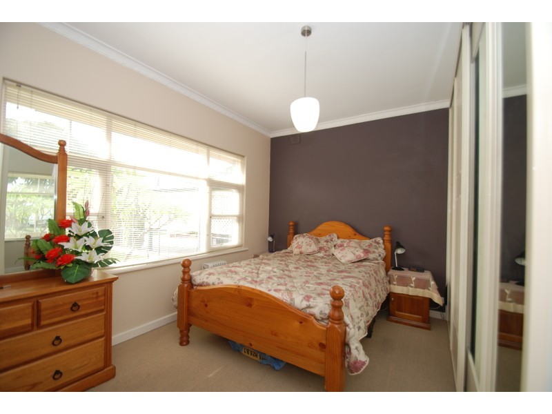 40 Robert Ave, Broadview SA 5083