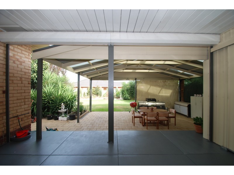 40 Robert Ave, Broadview SA 5083