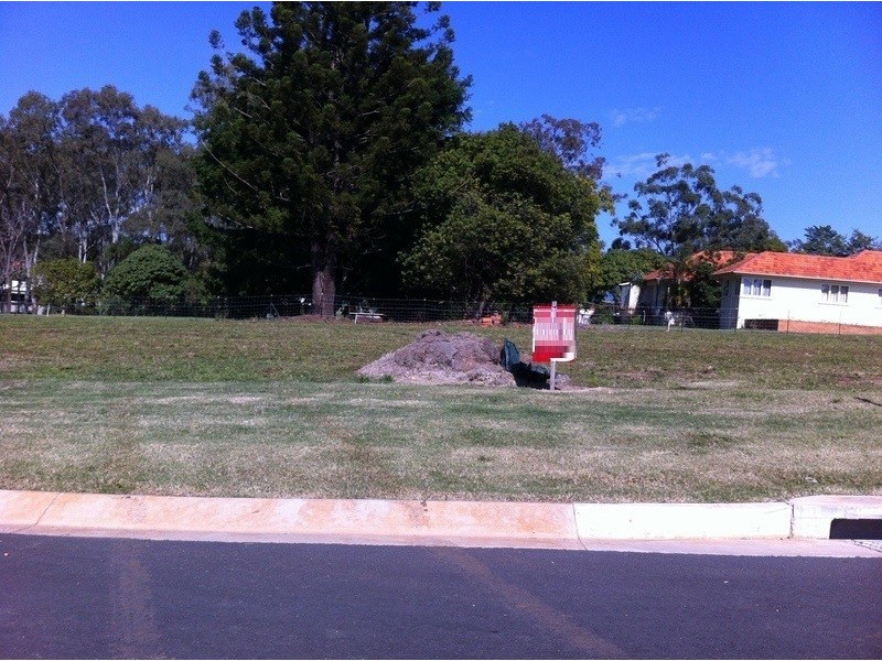 7 Imperial Place, Bridgeman Downs QLD 4035