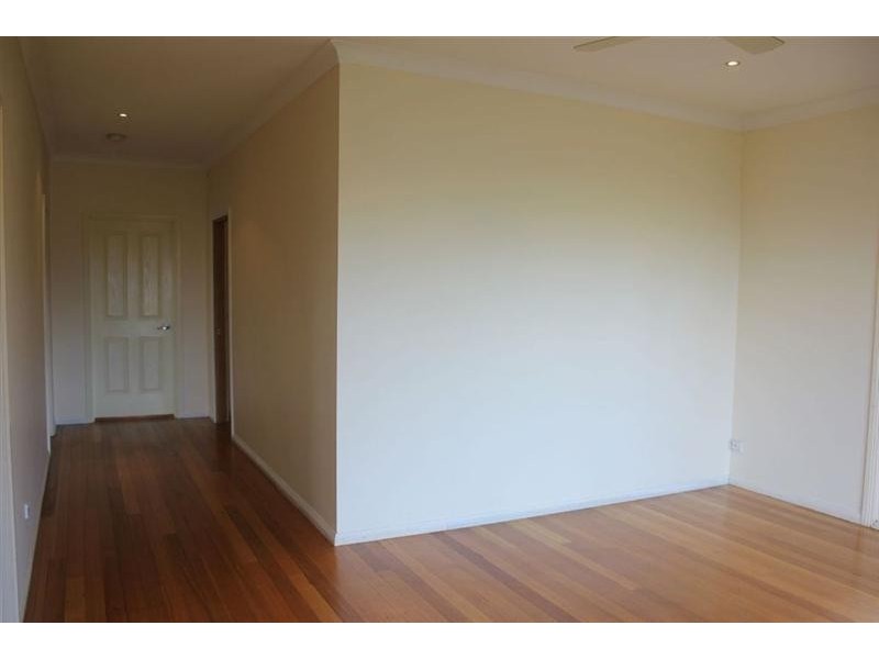 580 Little Rd, Iona VIC 3815