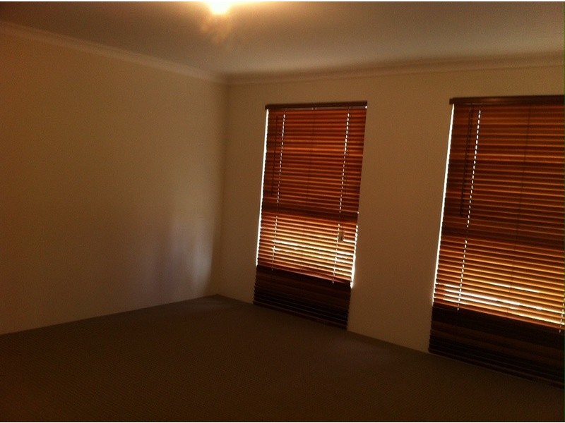 6 Schooner Way, Glenfield WA 6532
