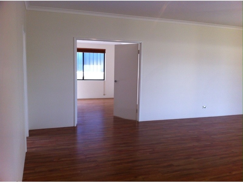 6 Schooner Way, Glenfield WA 6532
