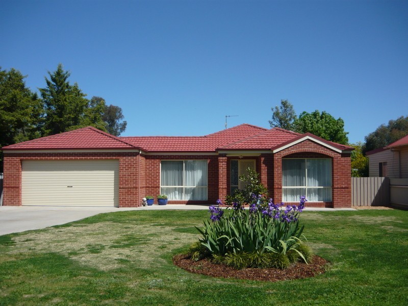 170 Clarke St, Howlong NSW 2643