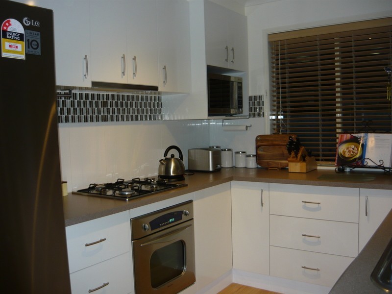 170 Clarke St, Howlong NSW 2643