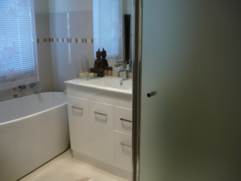 170 Clarke St, Howlong NSW 2643