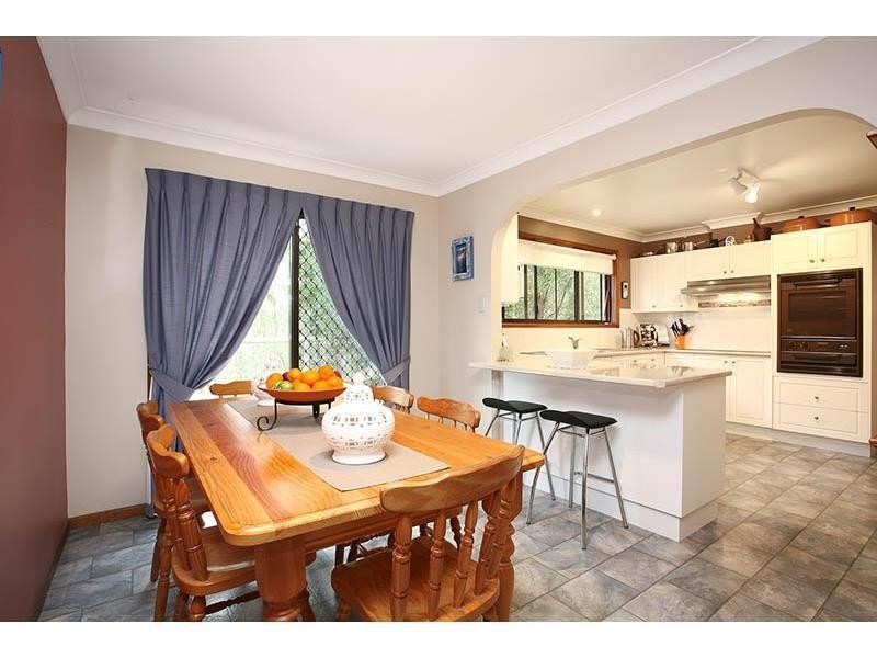 33 Velvet St, Pine Mountain QLD 4306