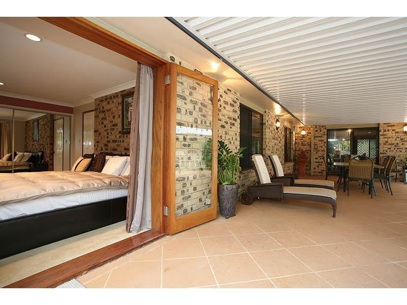 33 Velvet St, Pine Mountain QLD 4306