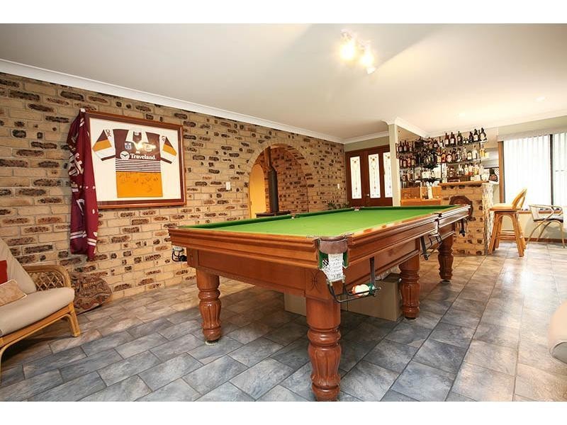 33 Velvet St, Pine Mountain QLD 4306