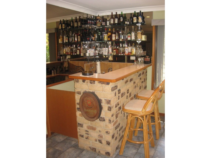 33 Velvet St, Pine Mountain QLD 4306