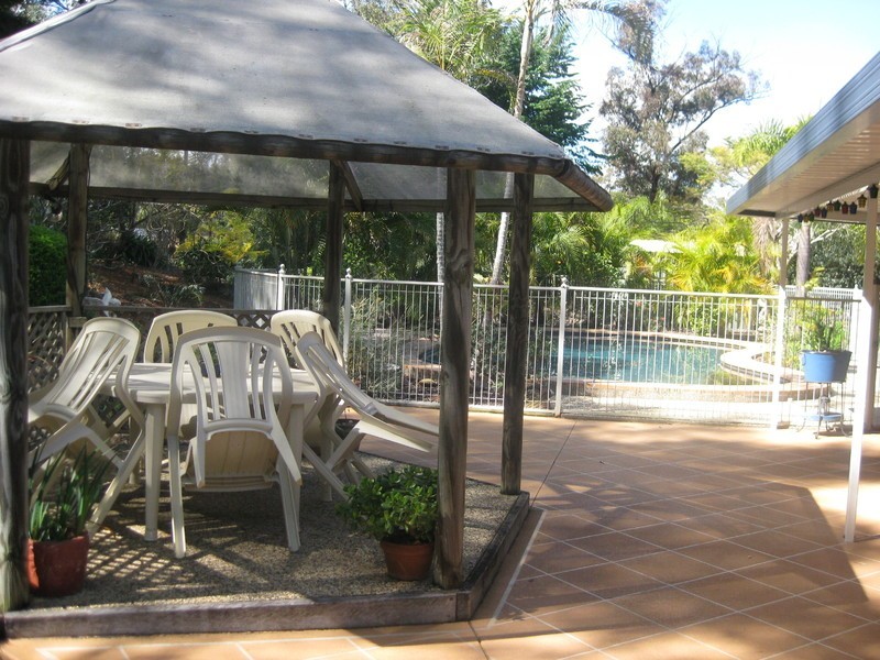 33 Velvet St, Pine Mountain QLD 4306