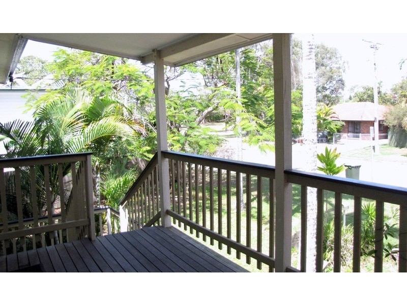 5 Clayfield St, Clontarf QLD 4019