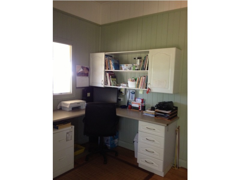 1 Clewett Street, Tambo QLD 4478