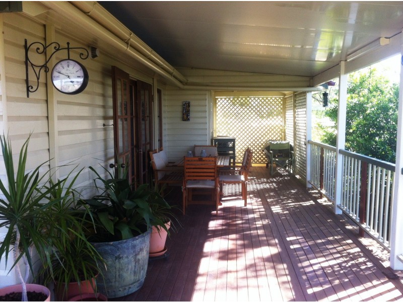 1 Clewett Street, Tambo QLD 4478