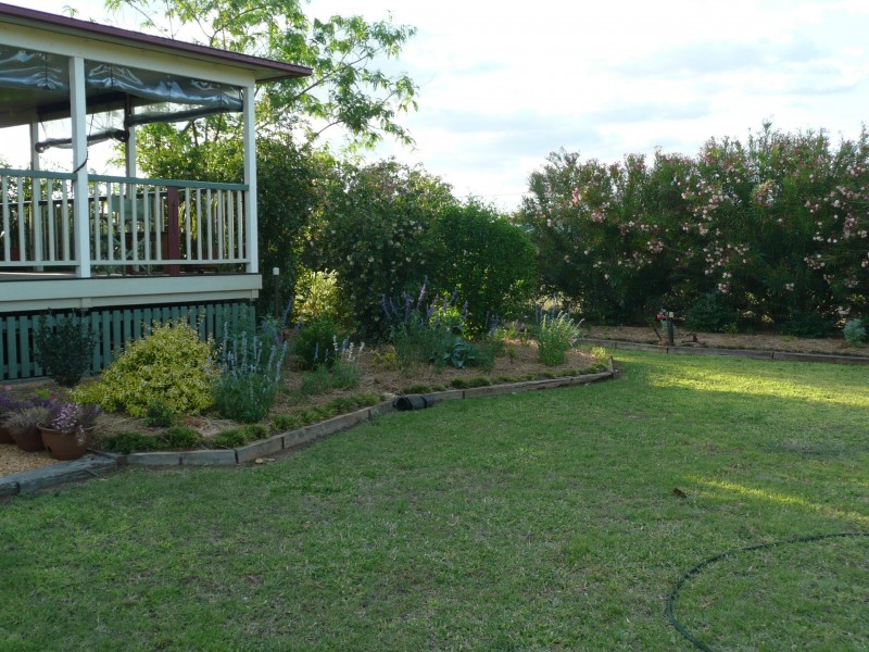 1 Clewett Street, Tambo QLD 4478