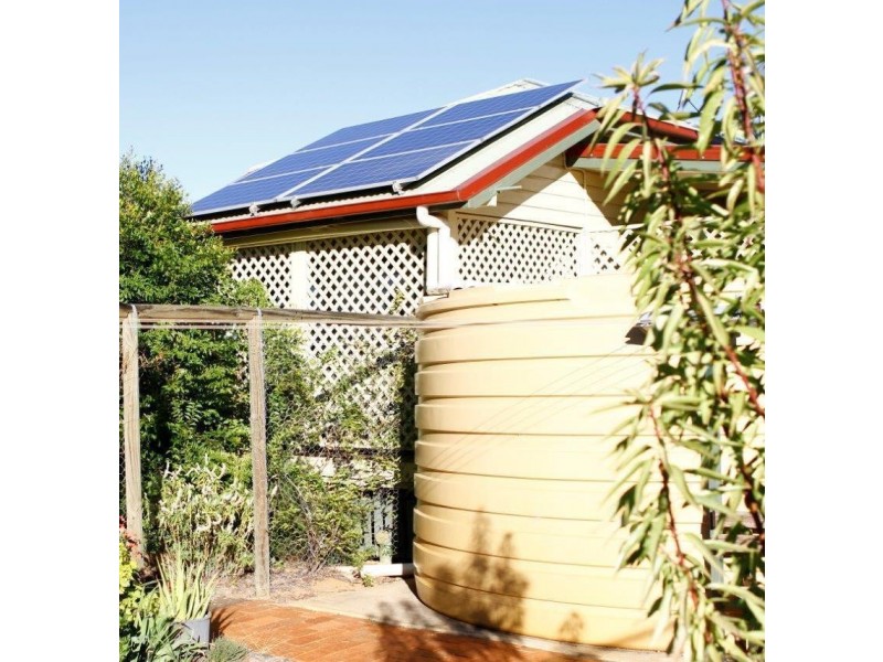 1 Clewett Street, Tambo QLD 4478