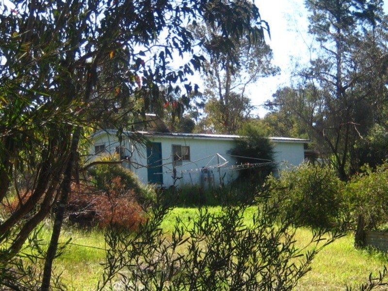 855  Hinkler Road, Wooroloo WA 6558