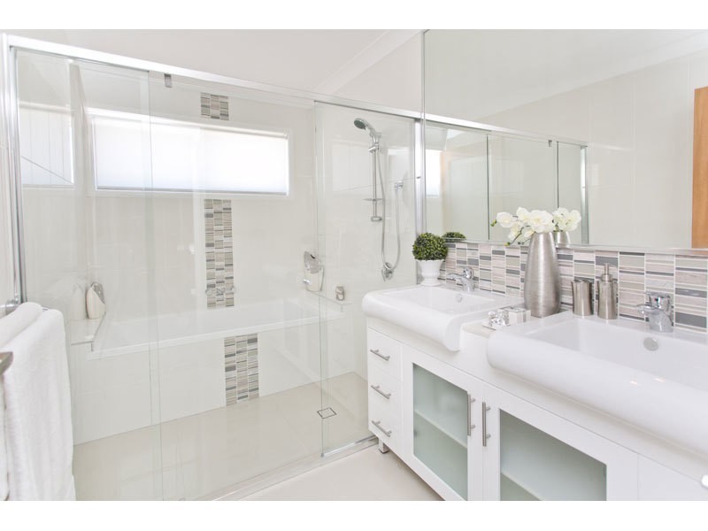 1 Dolphin St, Macgregor QLD 4109