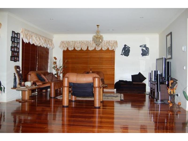12 Tarcoola Drive, Burnside VIC 3023