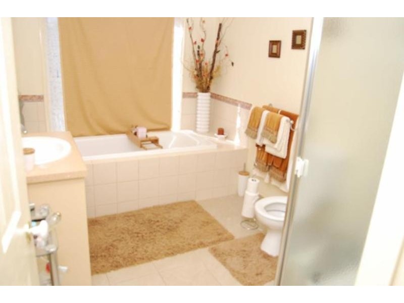 12 Tarcoola Drive, Burnside VIC 3023