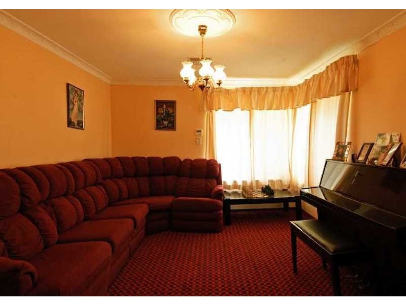 208 Woodland Parade, Stake Hill WA 6210