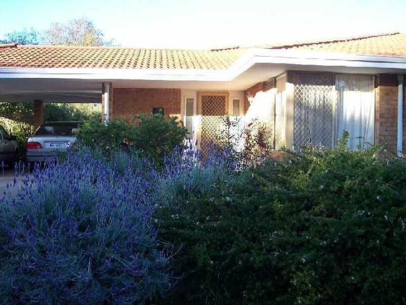 208 Woodland Parade, Stake Hill WA 6210