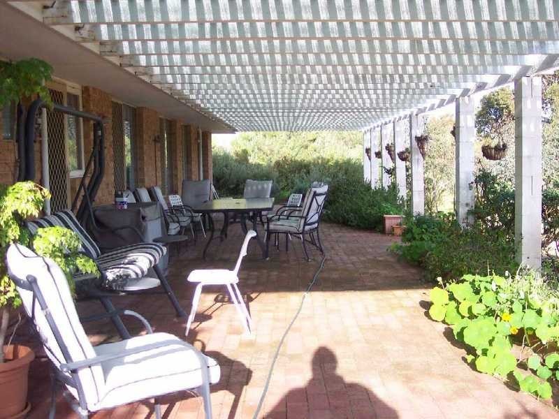 208 Woodland Parade, Stake Hill WA 6210