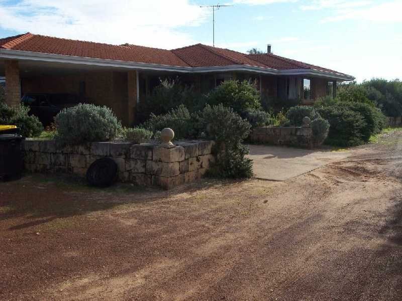 208 Woodland Parade, Stake Hill WA 6210