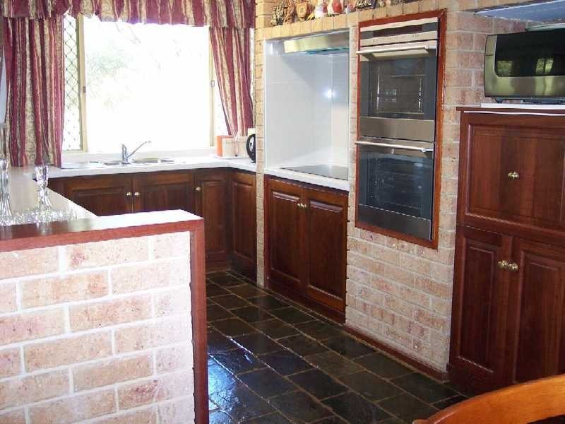 208 Woodland Parade, Stake Hill WA 6210