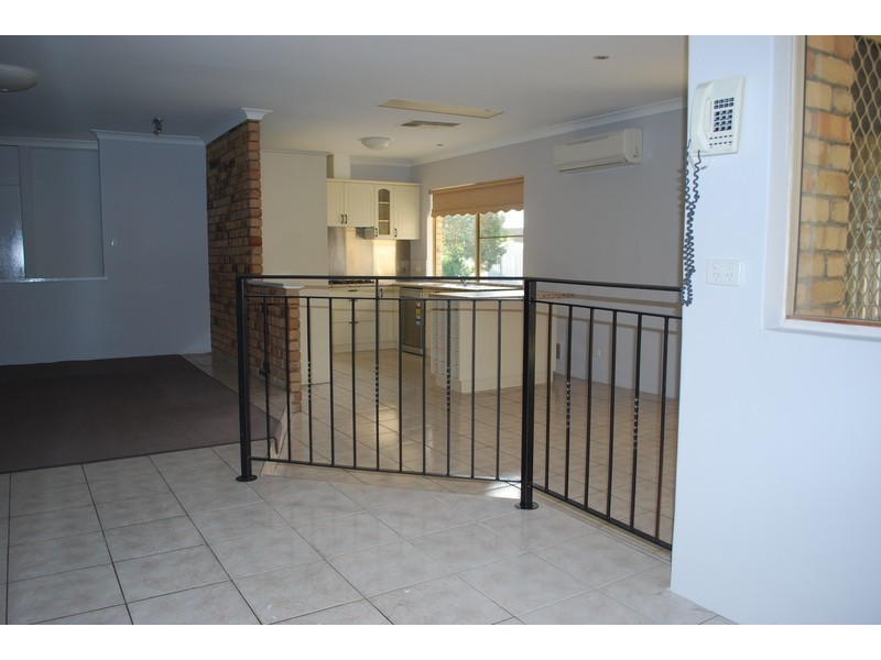 3 Jennifer Place, Alexander Heights WA 6064