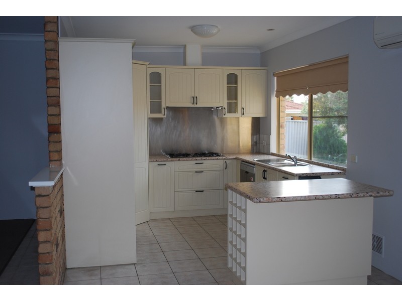 3 Jennifer Place, Alexander Heights WA 6064