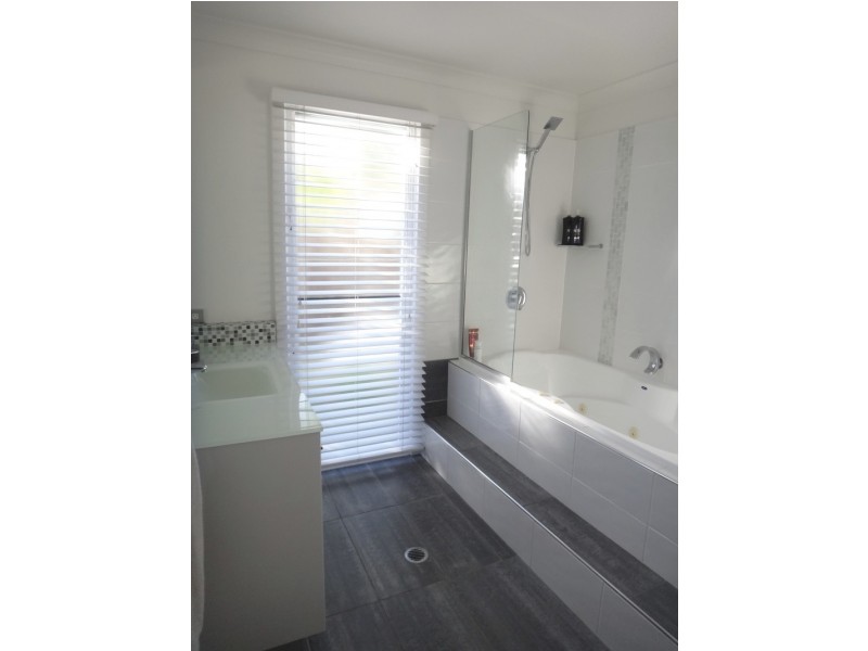2 Merkara Crescent, Twin Waters QLD 4564