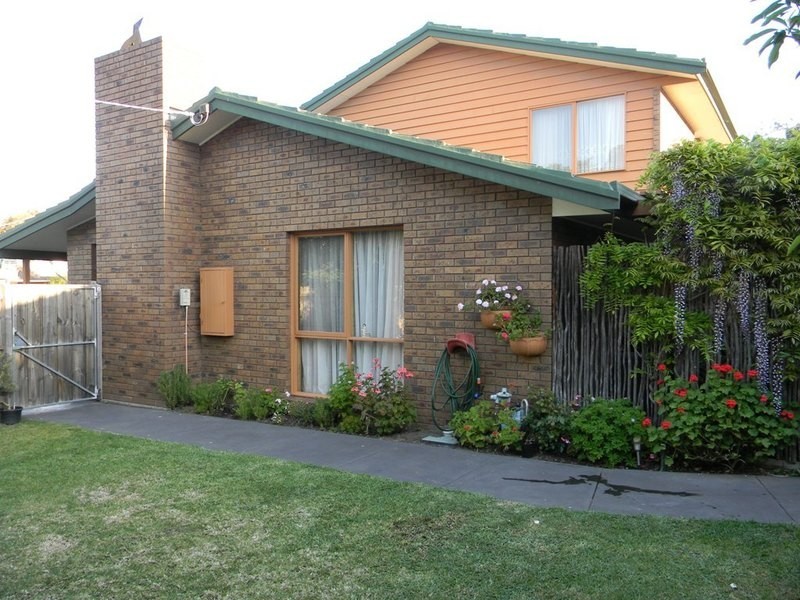 1 Armiston Grove, Altona Meadows VIC 3028