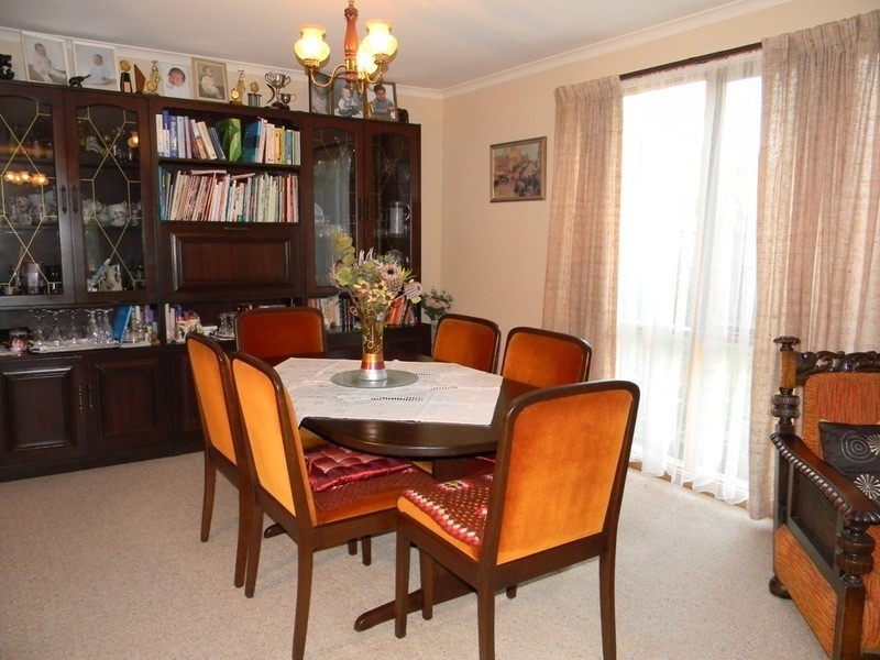 1 Armiston Grove, Altona Meadows VIC 3028
