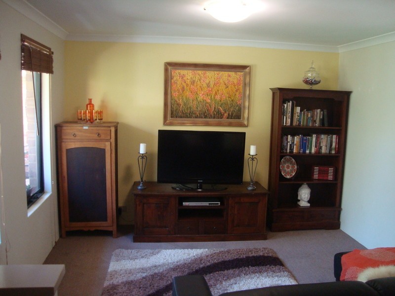 1045 Cook St, Mount Helena WA 6082