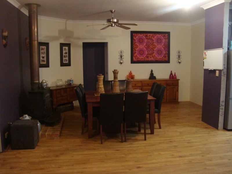 1045 Cook St, Mount Helena WA 6082