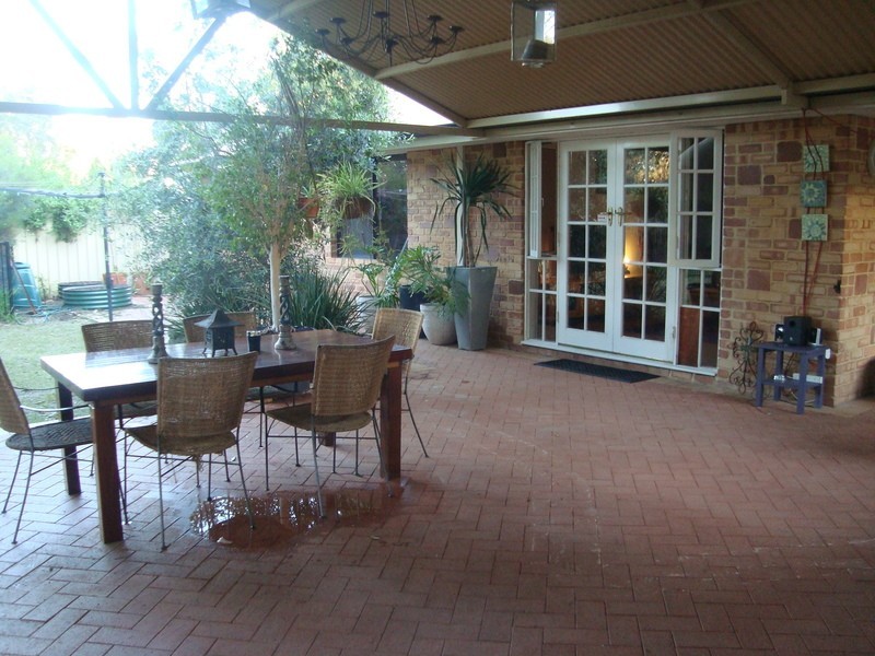 1045 Cook St, Mount Helena WA 6082