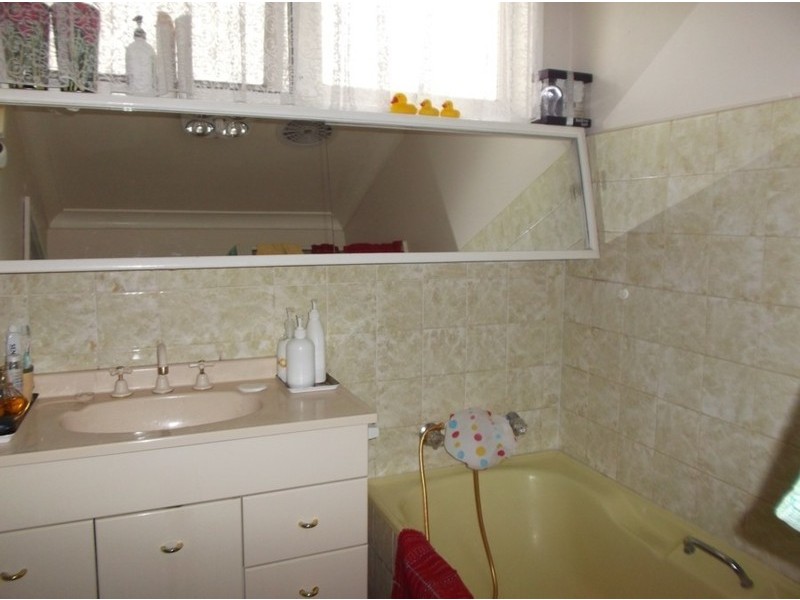 24 Abercrombie St, Leumeah NSW 2560