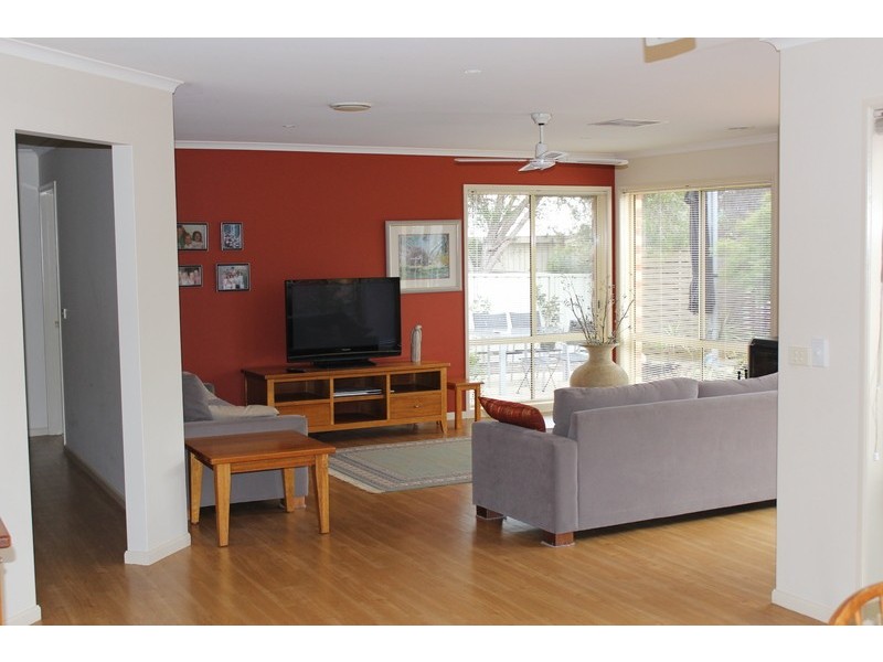 6 Dava Court, Kangaroo Flat VIC 3555