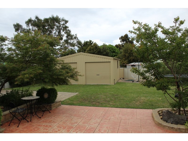 6 Dava Court, Kangaroo Flat VIC 3555