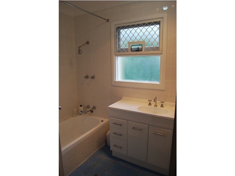 13 Barron Way, Orelia WA 6167