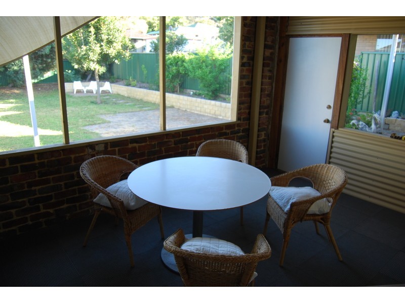 13 Barron Way, Orelia WA 6167