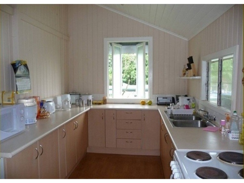 27 McQuillen St, Tully QLD 4854