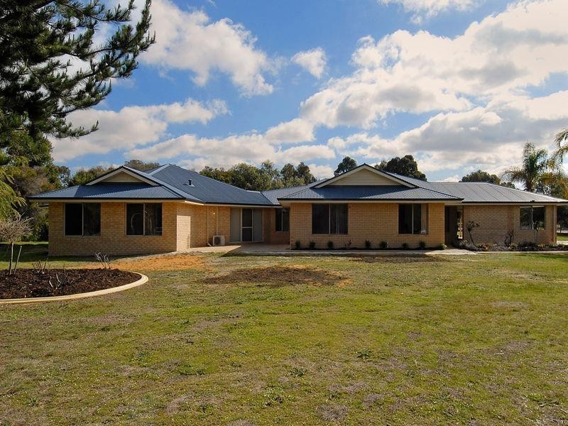 3 Louise Place, Gnangara WA 6077