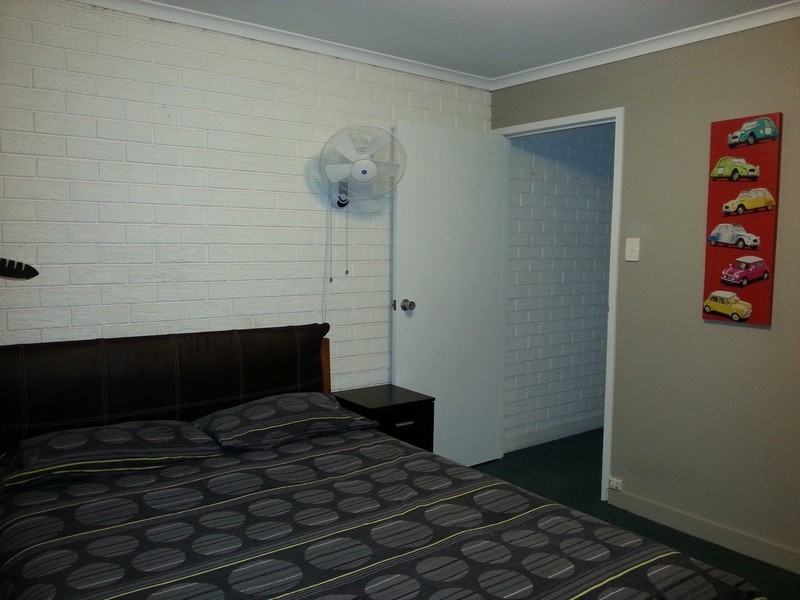 1/19 Clifton St, Booval QLD 4304