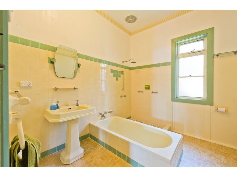 8 Dovedale St, Grafton NSW 2460