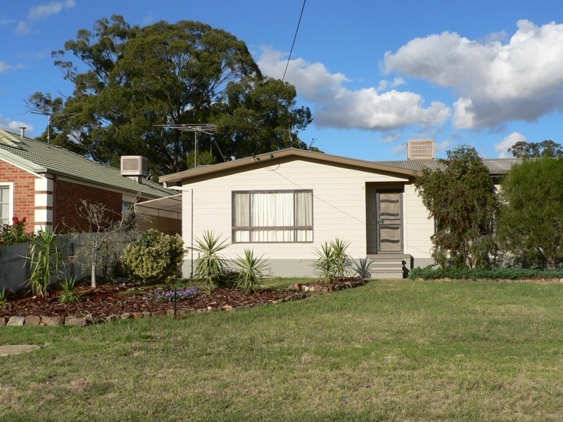 27 Cowabbie Street, Coolamon NSW 2701