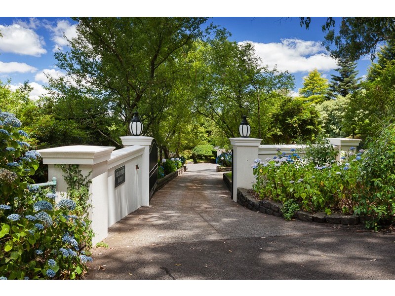 29 One Tree Hill Rd, Ferny Creek VIC 3786